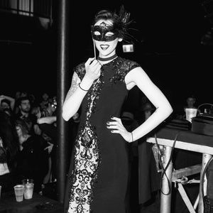 Meet your Posher, Siniece